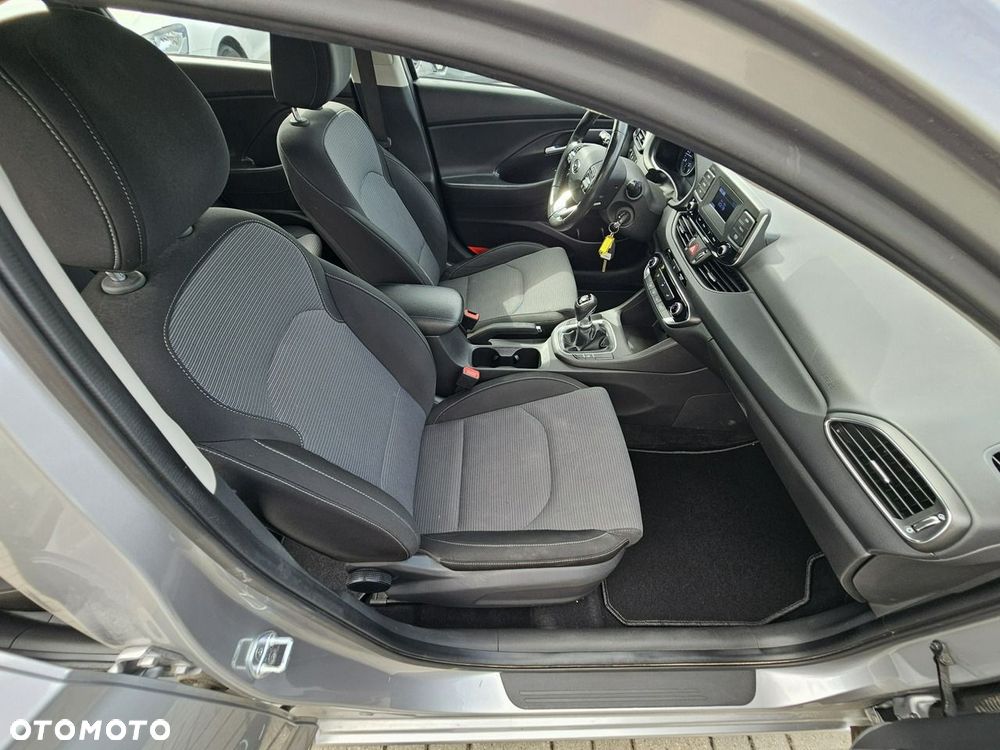Hyundai i30 1.5 DPI Modern - 34