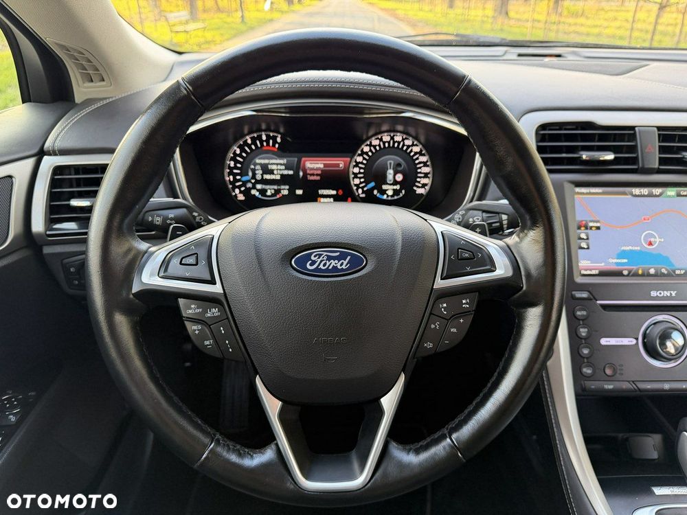 Ford Mondeo - 38