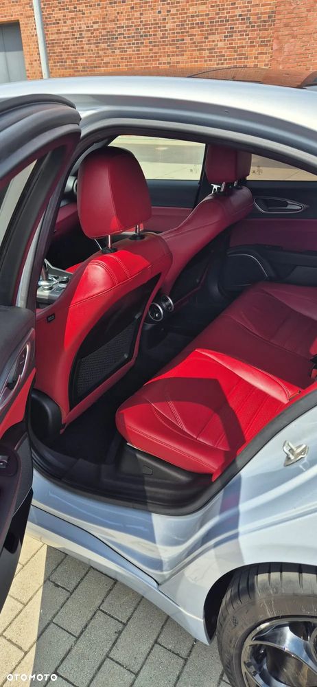 Alfa Romeo Giulia 2.0 Turbo TI Q4 - 11