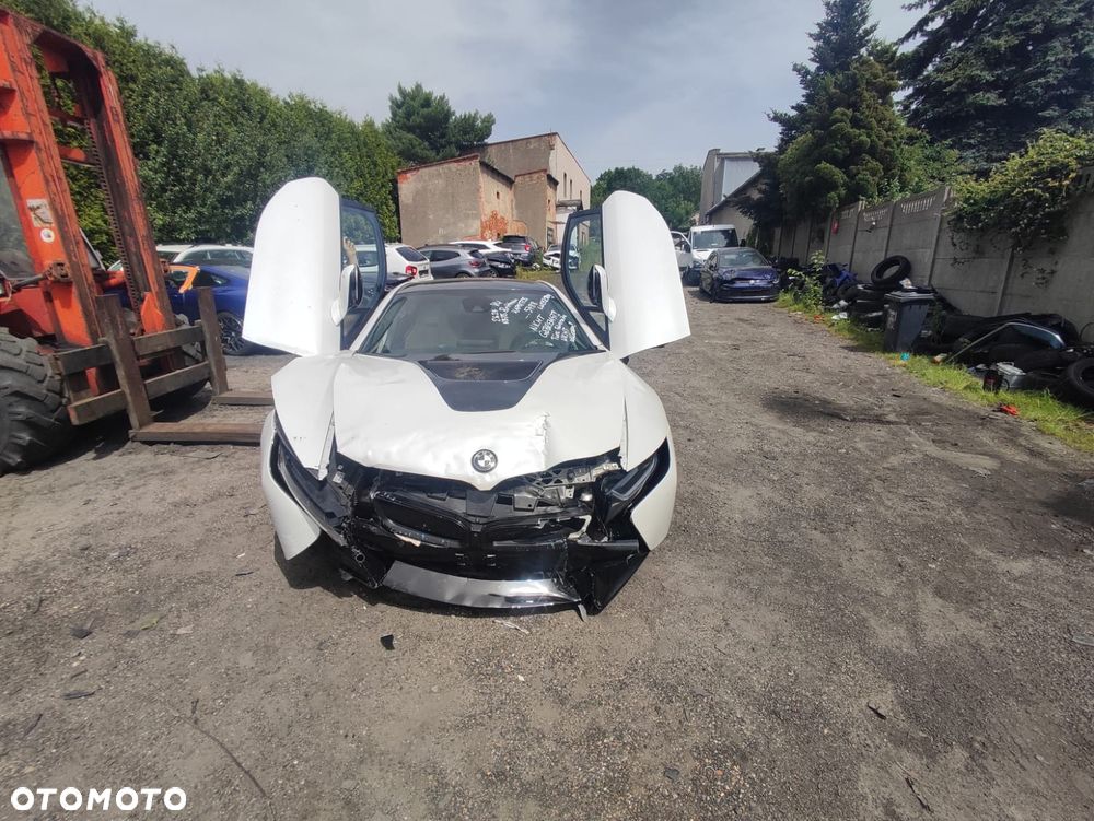 BMW i8 - 13