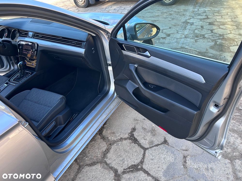 Volkswagen Passat 2.0 TDI SCR DSG Business - 15