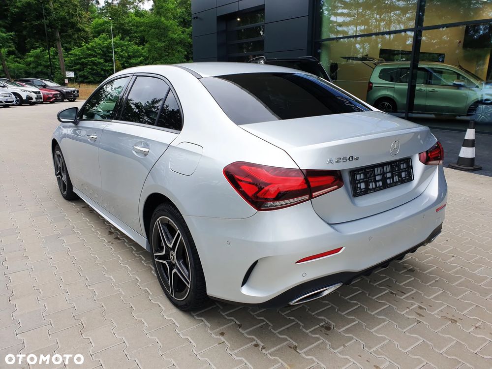 Mercedes-Benz Klasa A 250 e PHEV AMG Line 8G-DCT - 7