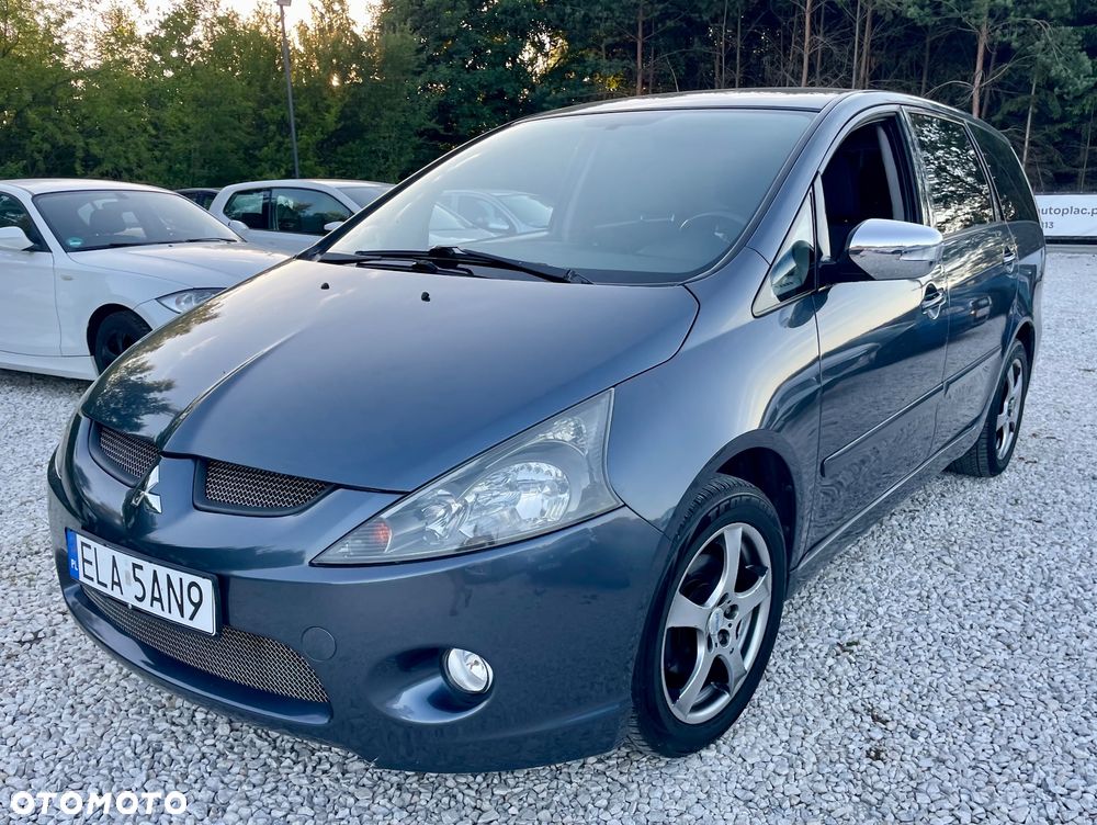 Mitsubishi Grandis 2.4 Inform - 10
