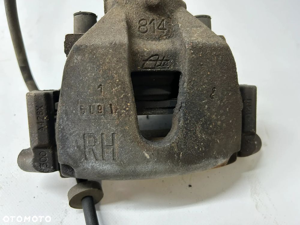 Volvo V-40 II 2012- zacisk hamulcowy przód prawy przedni