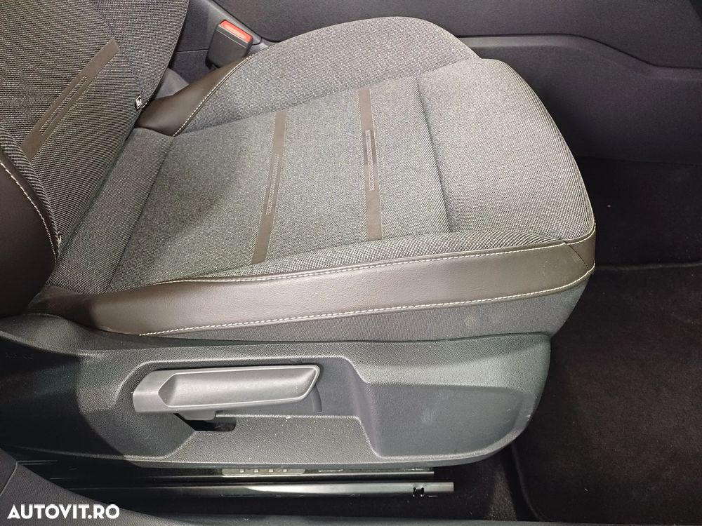 Seat Leon 2.0 TDI DPF DSG Xcellence - 32