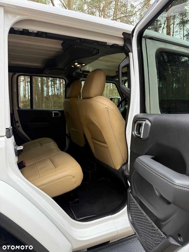 Jeep Wrangler 3.6 Unlim Sahara - 16