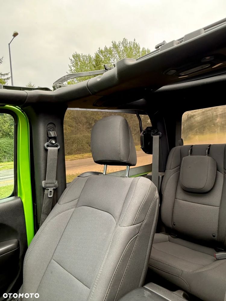 Jeep Wrangler 2.0 T-GDI Hardtop AWD Automatik Sport - 9