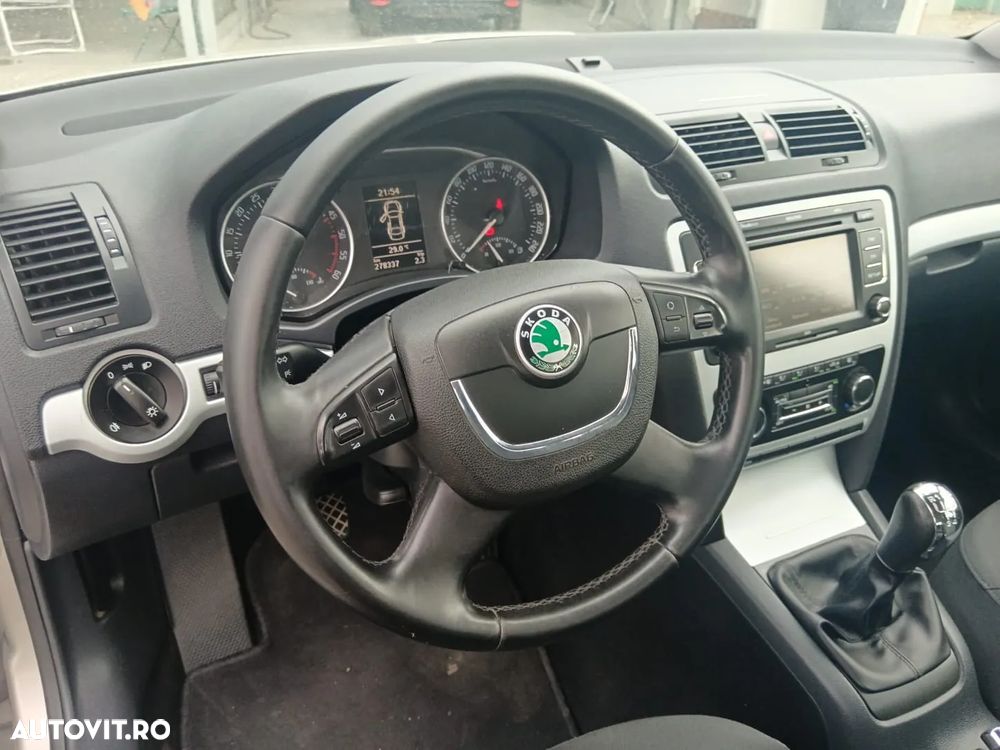 Skoda Octavia 2.0 TDI DPF Ambition - 6
