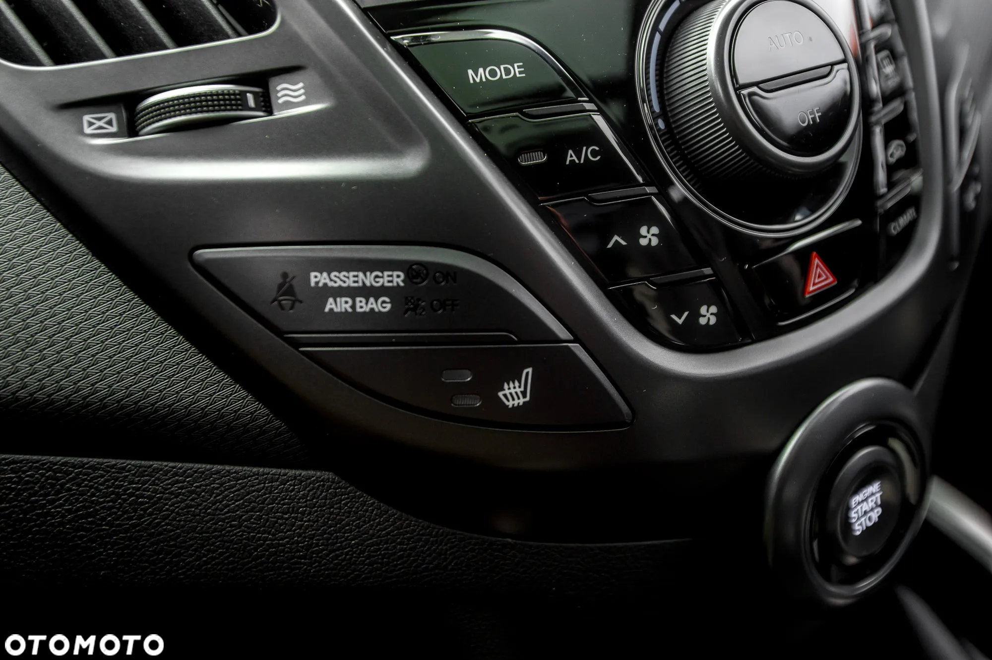 Hyundai Veloster 1.6 Turbo Premium - 31