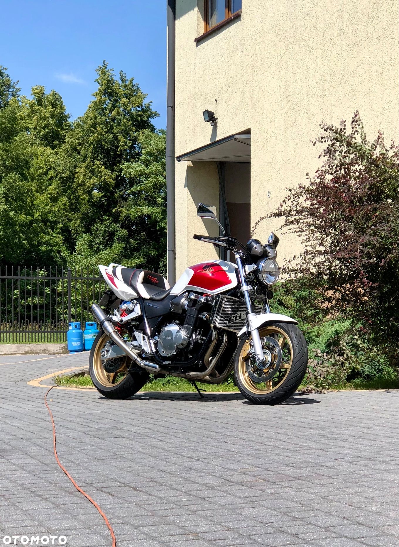 Honda CB - 1