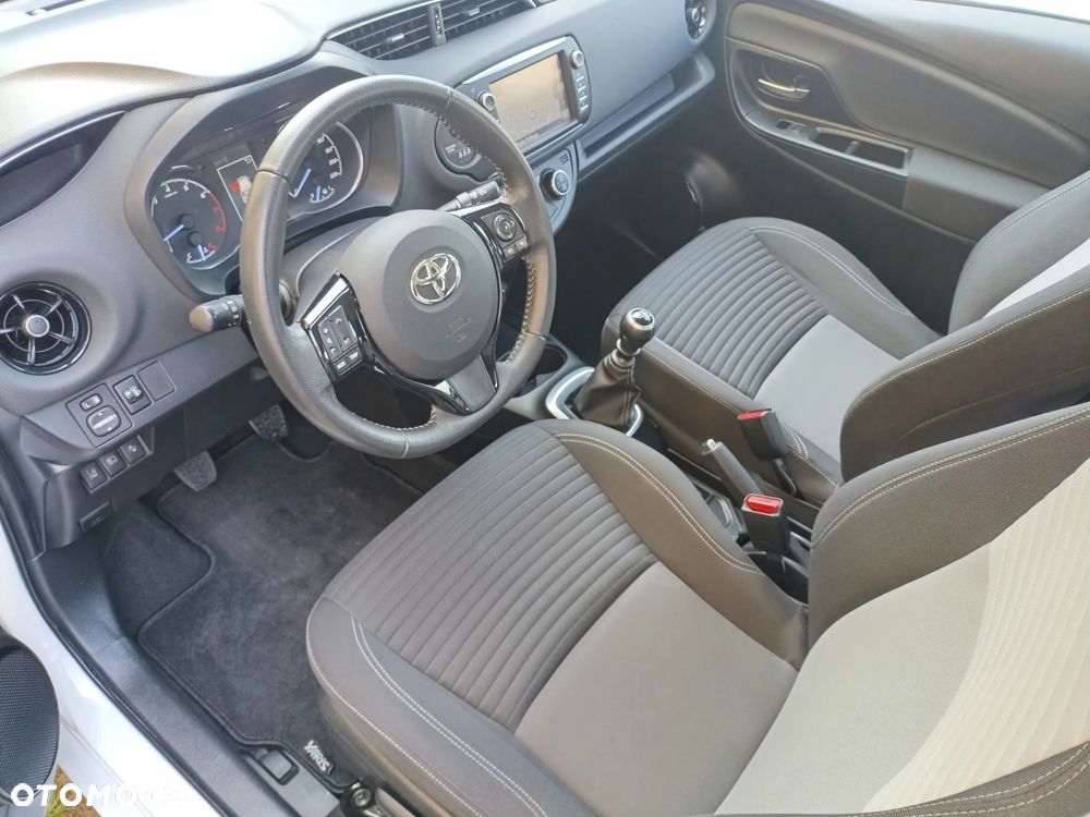 Toyota Yaris 1.5 Premium - 2