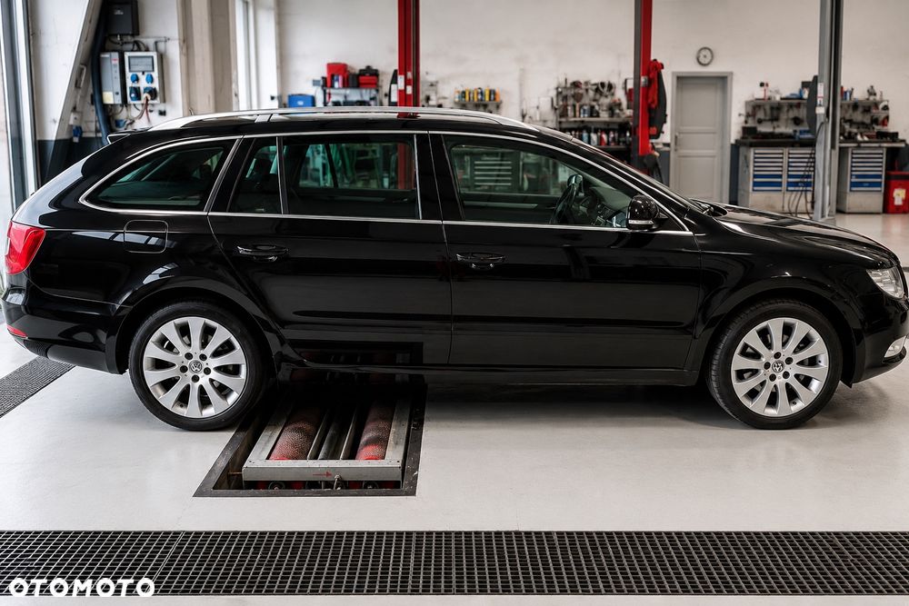 Skoda Superb 2.0 TDI Comfort DSG - 19