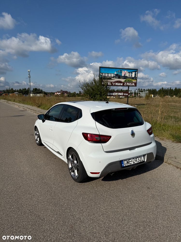 Renault Clio - 15