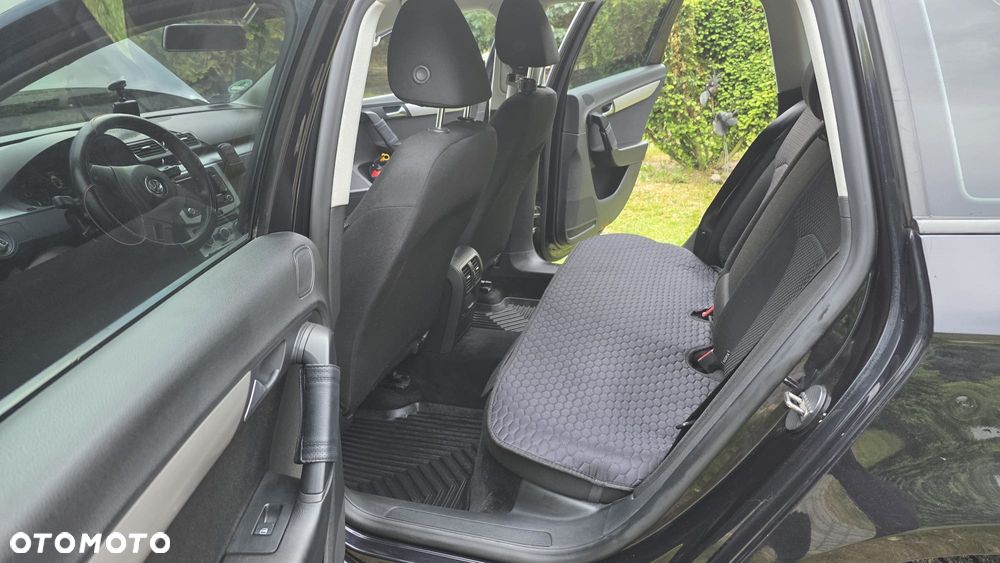Volkswagen Passat 2.0 TDI Comfortline - 11