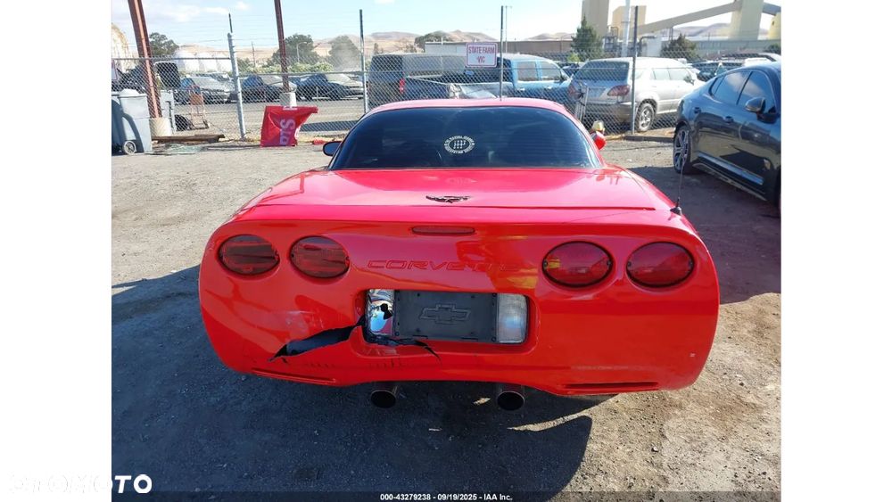 Chevrolet Corvette - 8