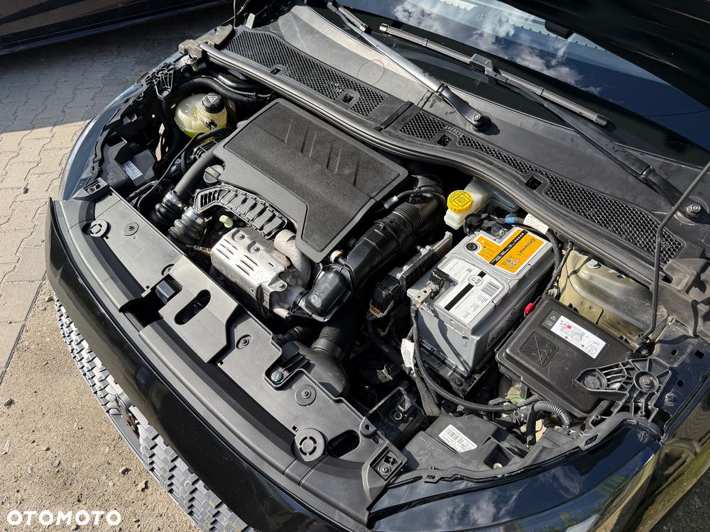 Peugeot 208 1.2 PureTech GT S&S EAT8 - 26