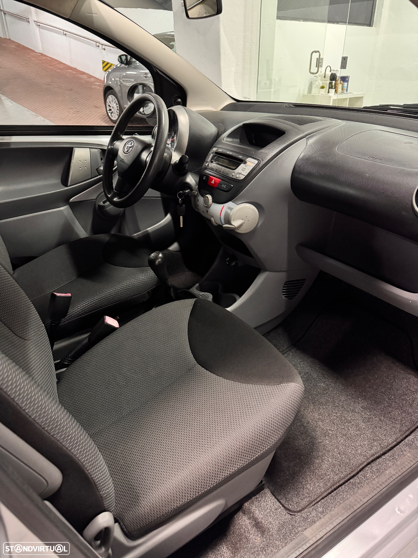 Toyota Aygo 1.0 + AC - 8