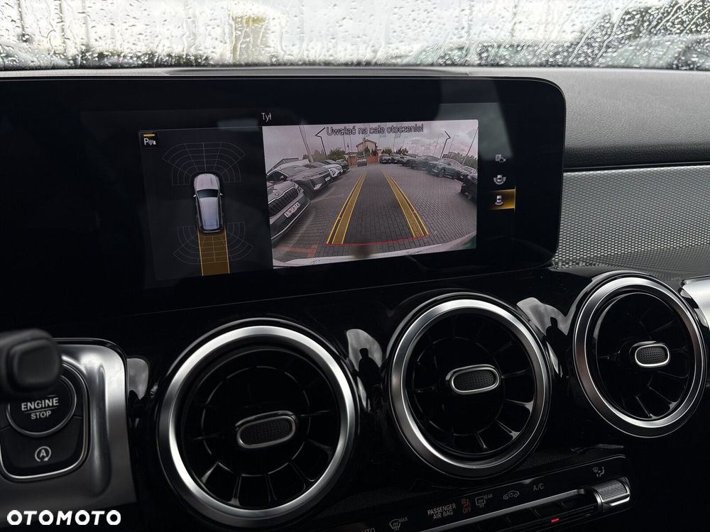 Mercedes-Benz GLB 200 7G-DCT - 25