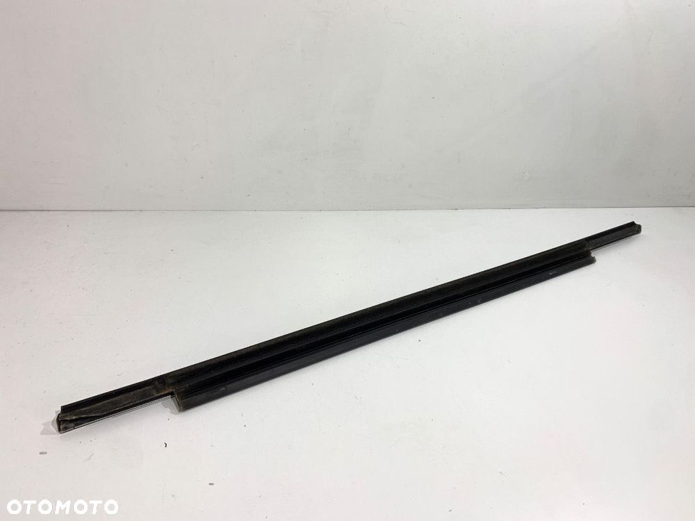 LISTWA ZGARNIAJĄCA TYŁ PRAWY  AUDI A6 C7 (4G2, 4GC) 2010 - 2018 3.0 TDI quattro 180 kW [245 KM] - 2