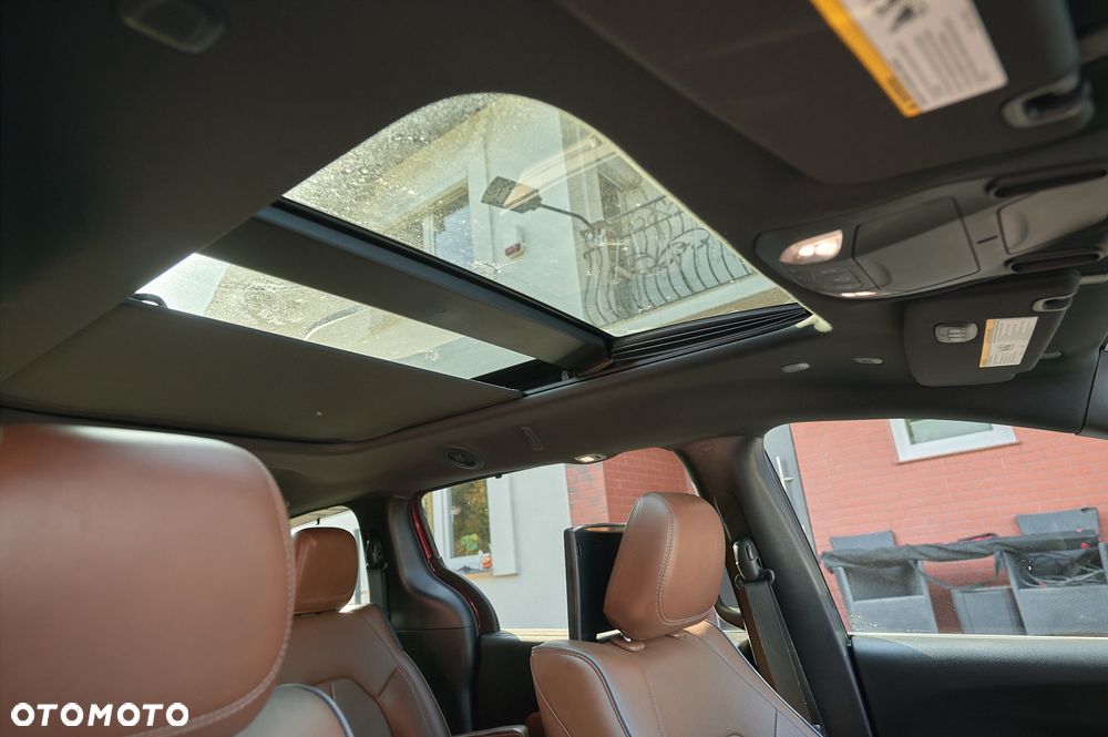 Chrysler Pacifica - 31