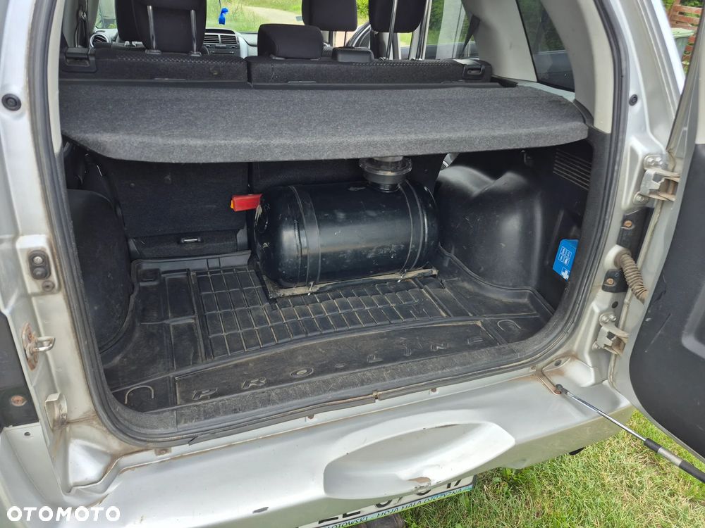 Suzuki Grand Vitara 2.0 - 10