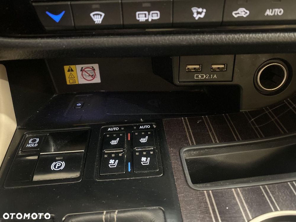 Lexus RX 450h Omotenashi - 19