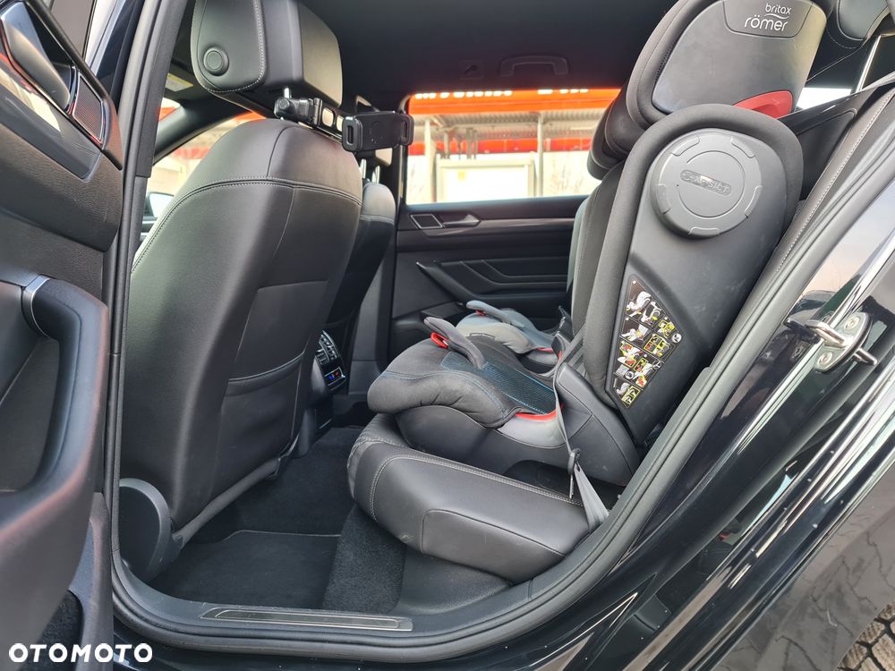 Volkswagen Passat - 10