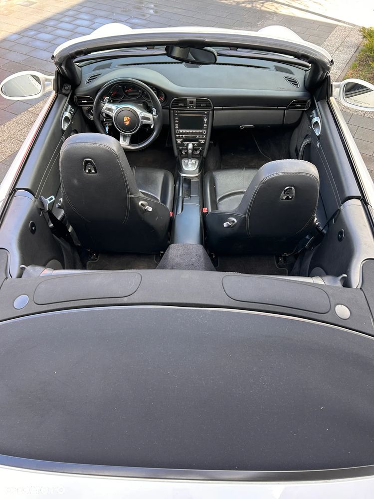 Porsche 911 Carrera PDK - 13