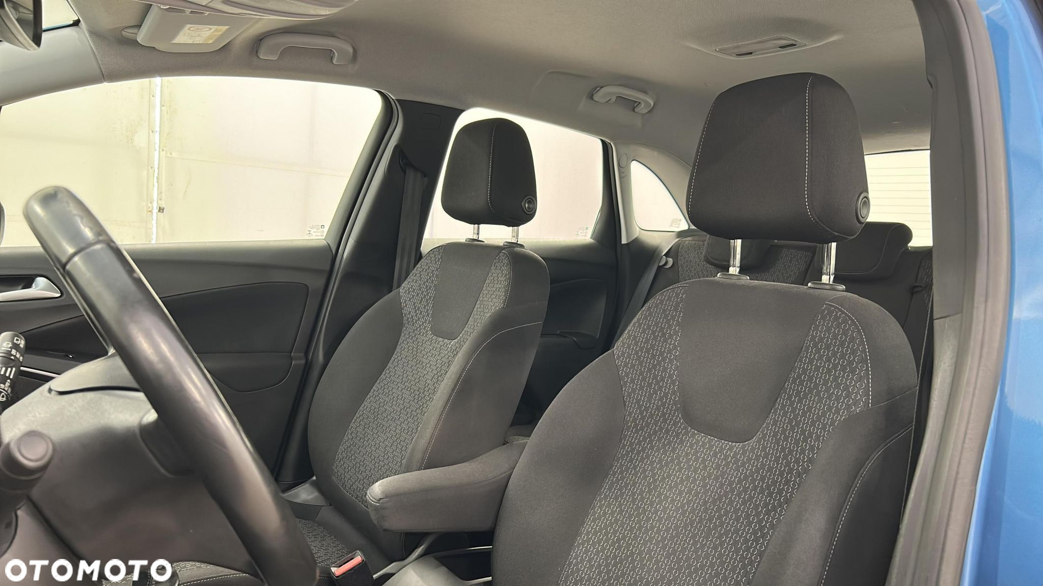 Opel Crossland X - 17