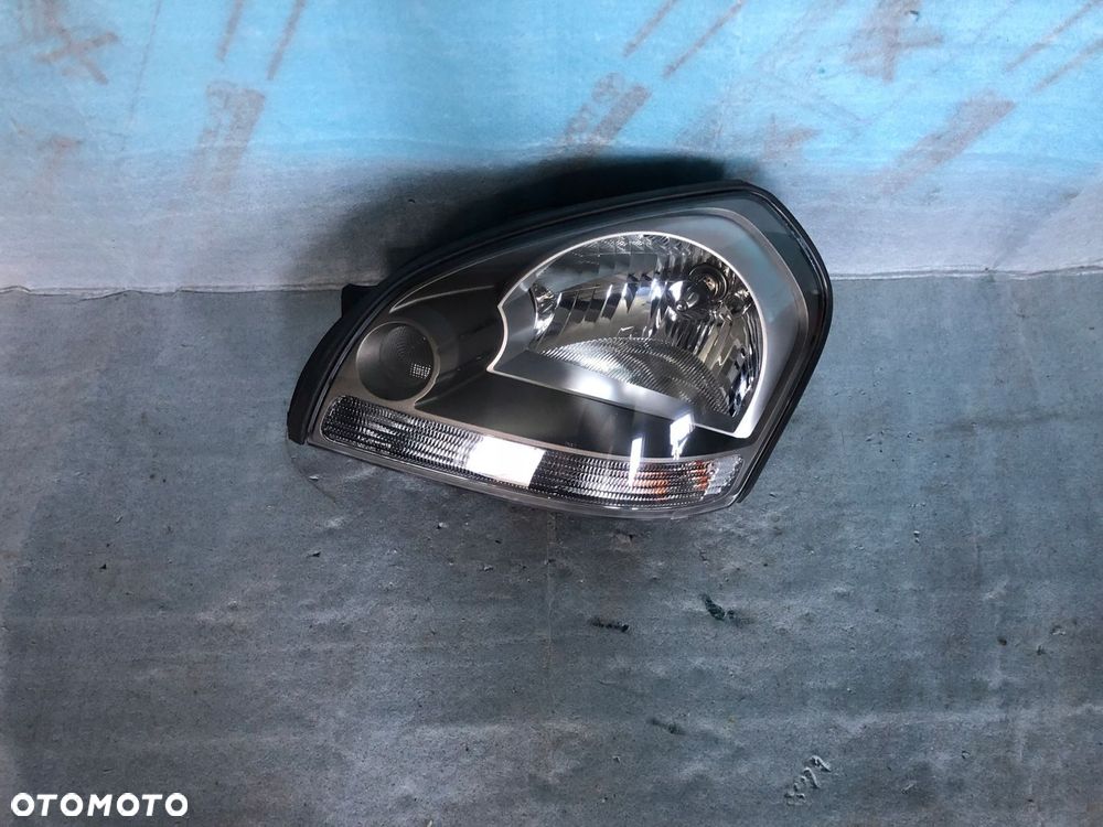 REFLEKTOR LEWY HYUNDAI TUCSON 04-