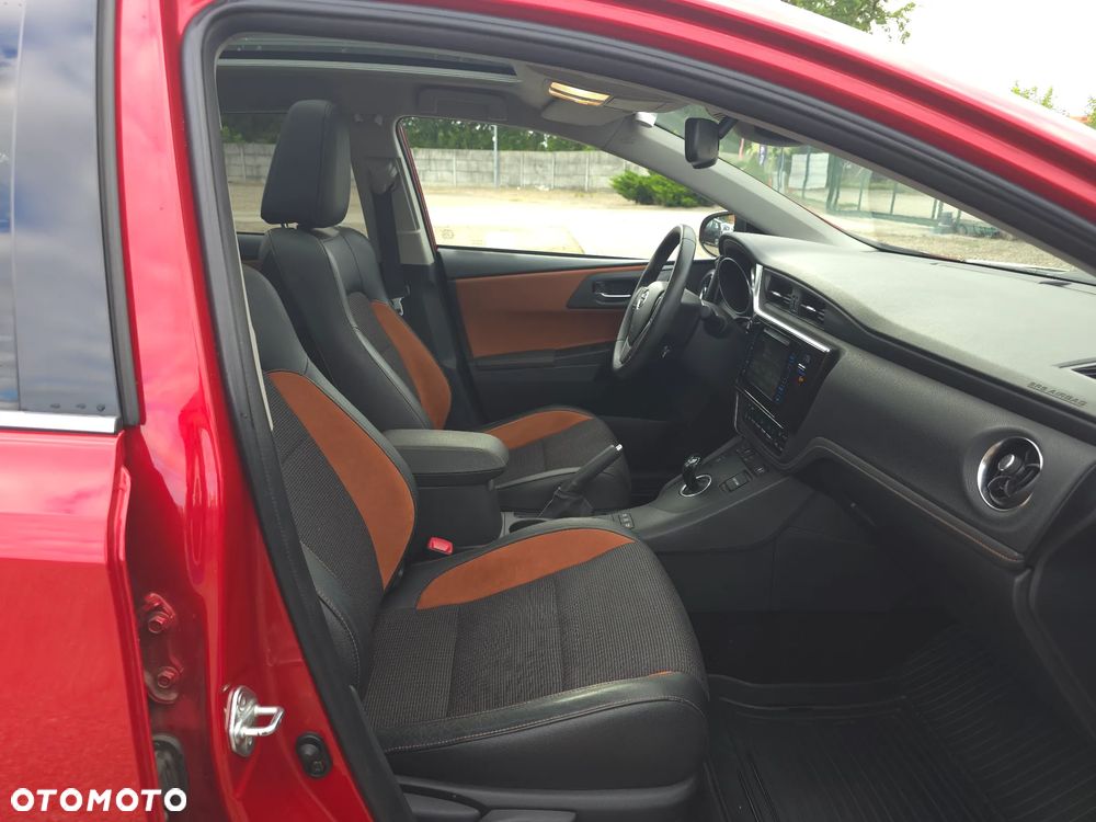 Toyota Auris Hybrid 135 Prestige - 16