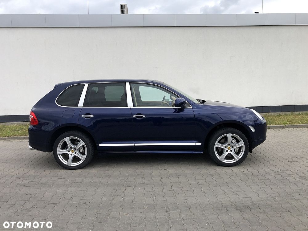 Porsche Cayenne - 4