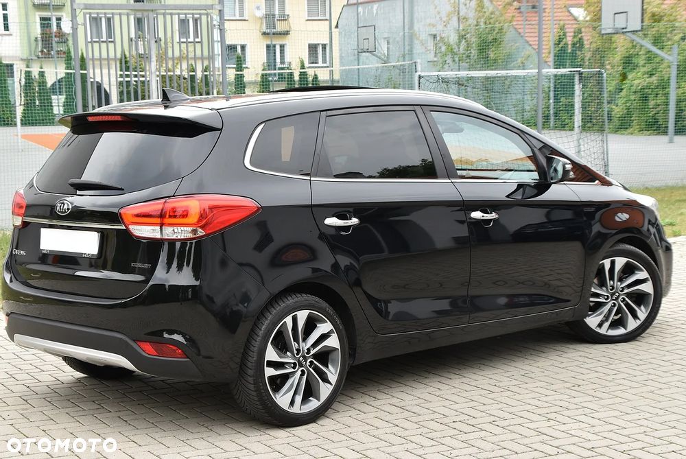 Kia Carens - 7