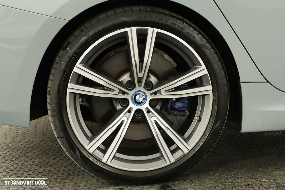 BMW 330 e Touring Pack M Auto - 5