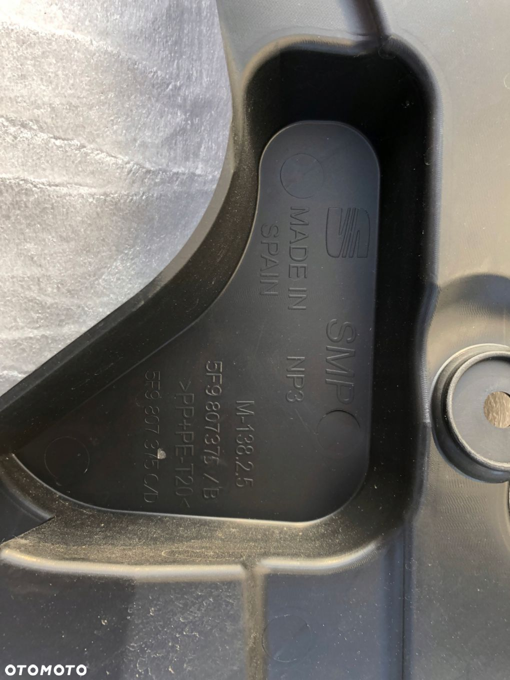 Seat Leon III ślizg zderzaka tył 5F9807375/B - 2
