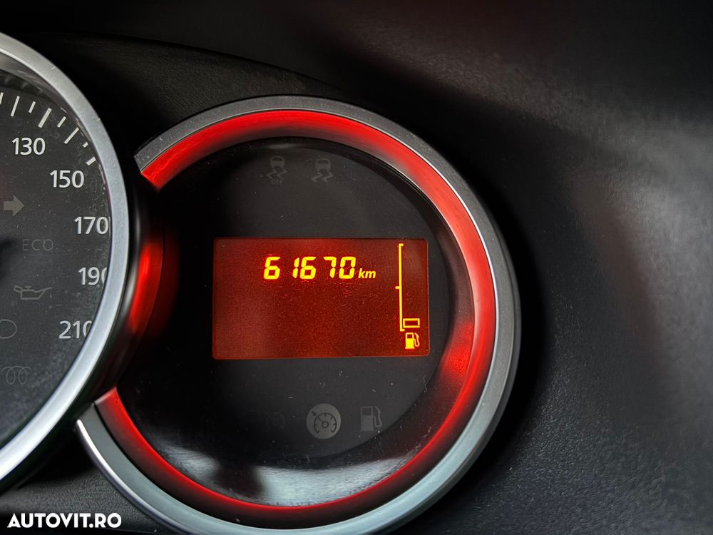 Dacia Logan TCe 90 Prestige - 13