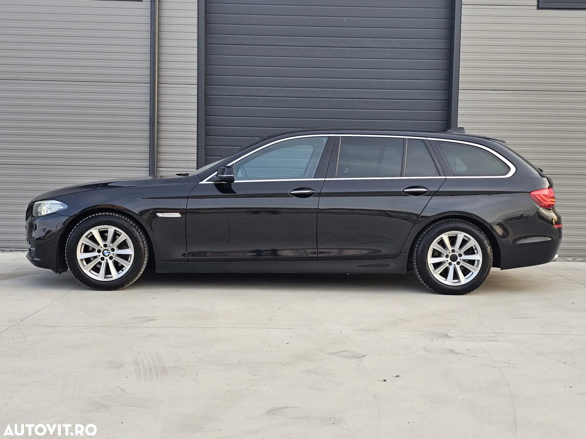 BMW Seria 5 520d Touring Aut. Luxury Line - 11