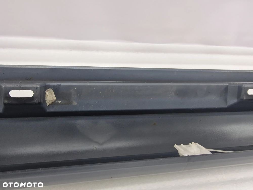 VW PASSAT B7 R-LINE 10- 3AA PRAWA LISTWA PROGOWA / NAKŁADKA PROGU , NR 3AA853856C , NR AUKCJI PR313 - 13