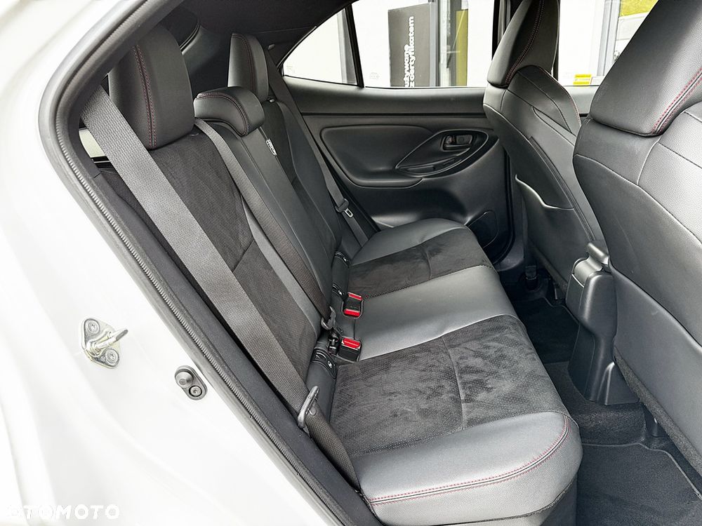 Toyota Yaris Cross Hybrid 1.5 GR Sport - 15
