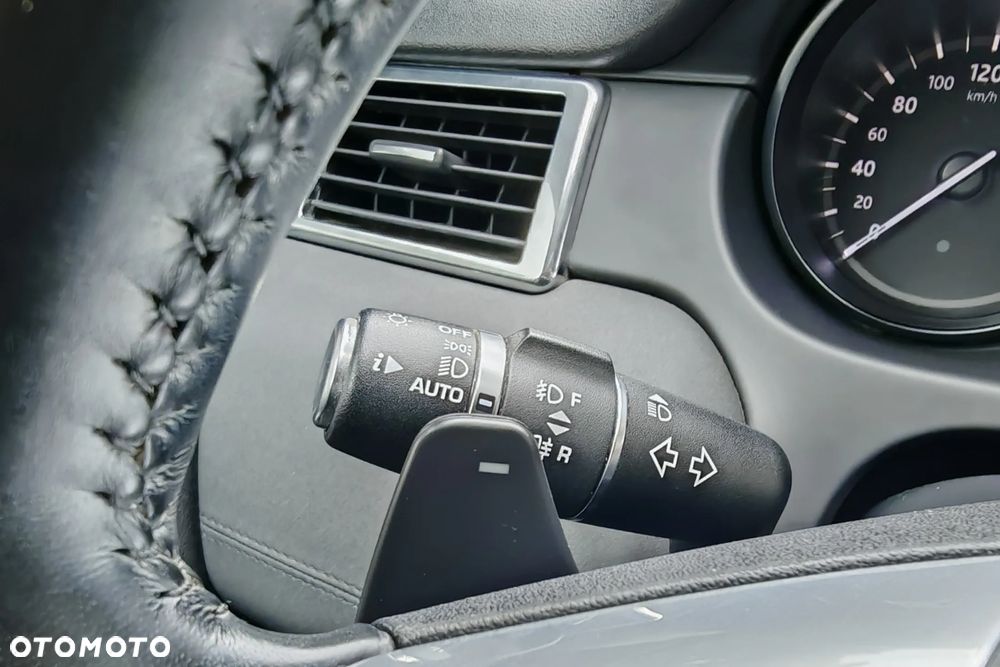 Land Rover Discovery Sport 2.0 Si4 SE - 29