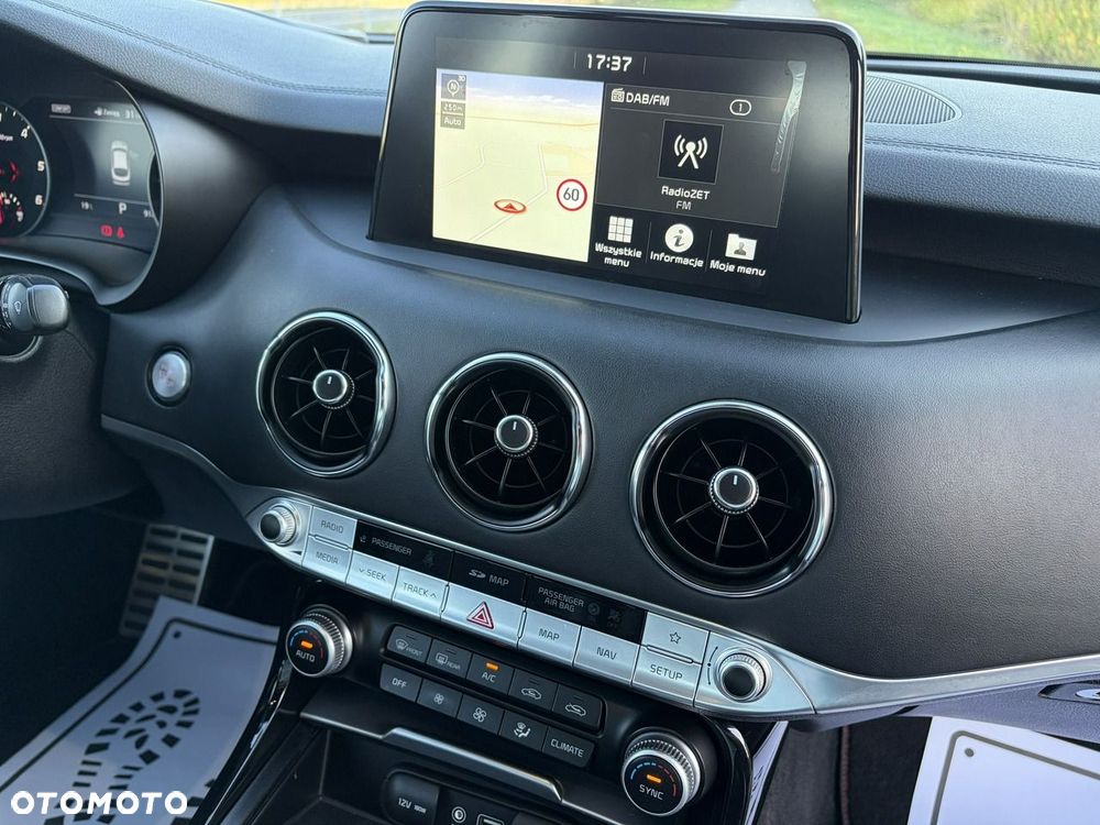 Kia Stinger - 12