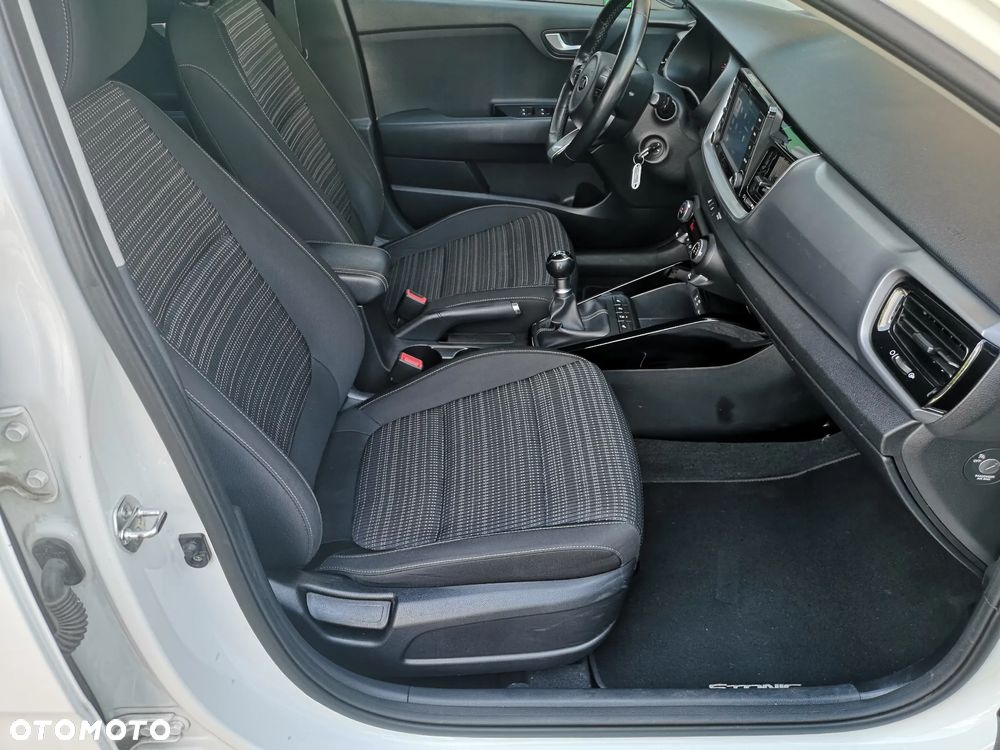 Kia Stonic 1.2 L - 23