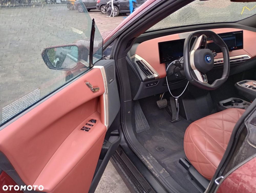 BMW iX xDrive50 - 18