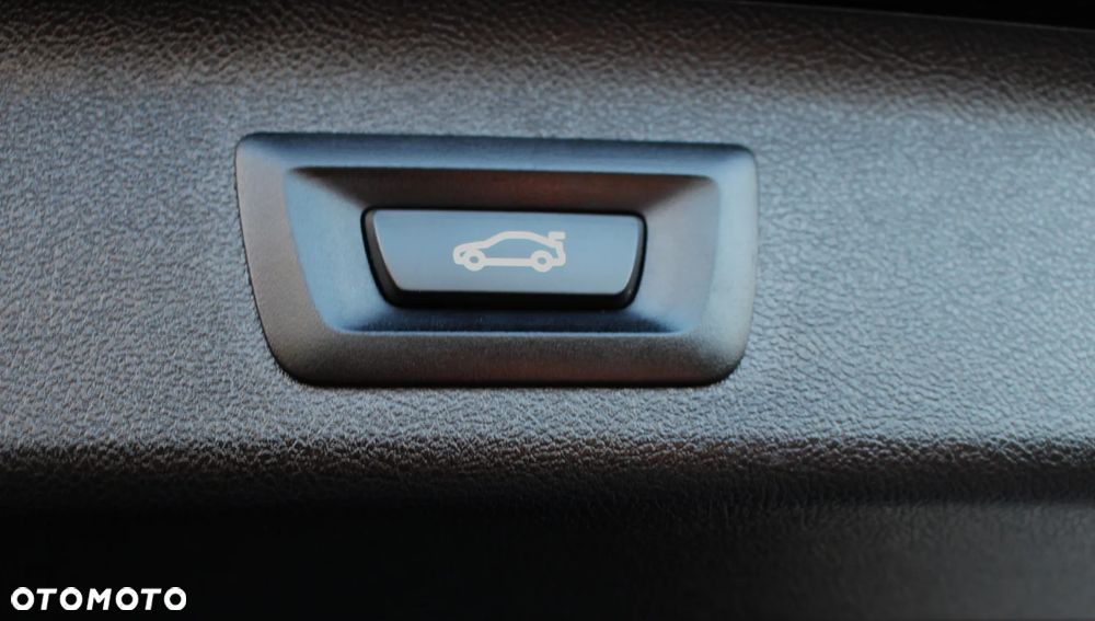 BMW Seria 5 520i Luxury Line sport - 16