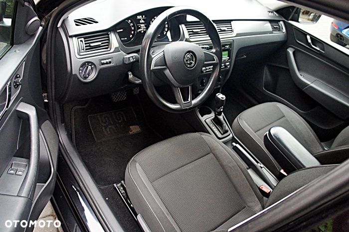 Skoda RAPID 1.6 TDI DSG Ambition - 4