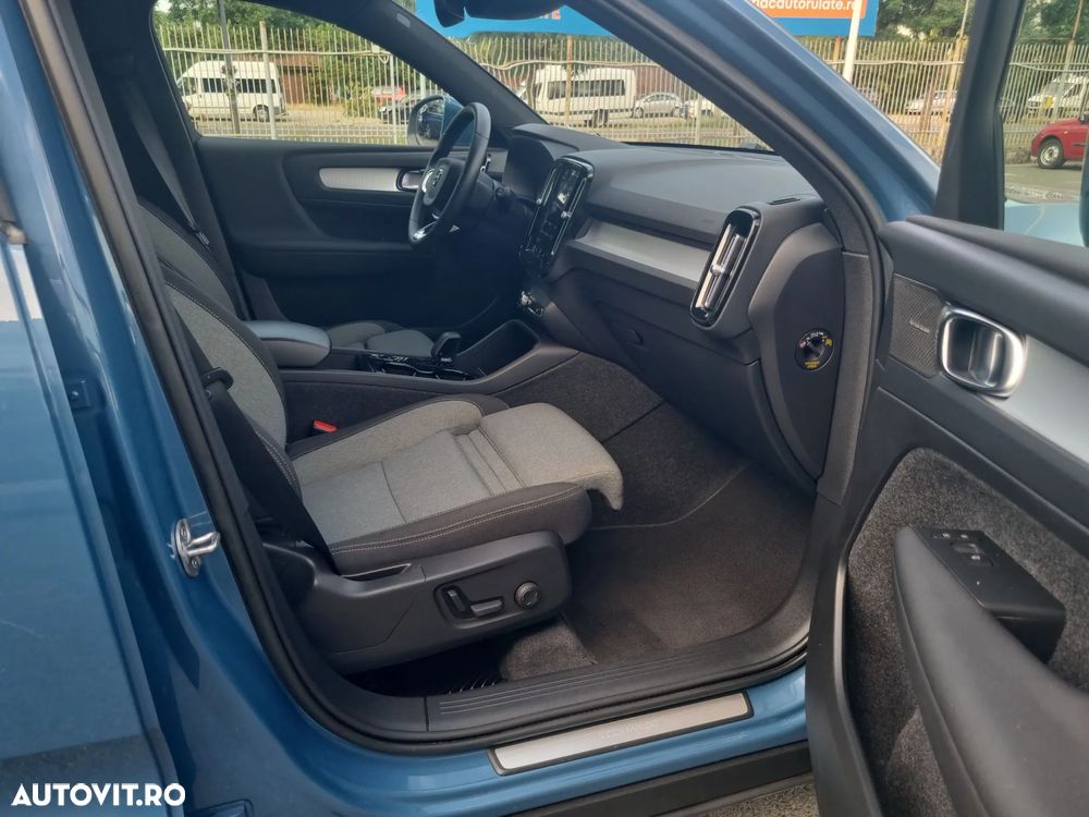 VOLVO XC40 2023 — imagine 11