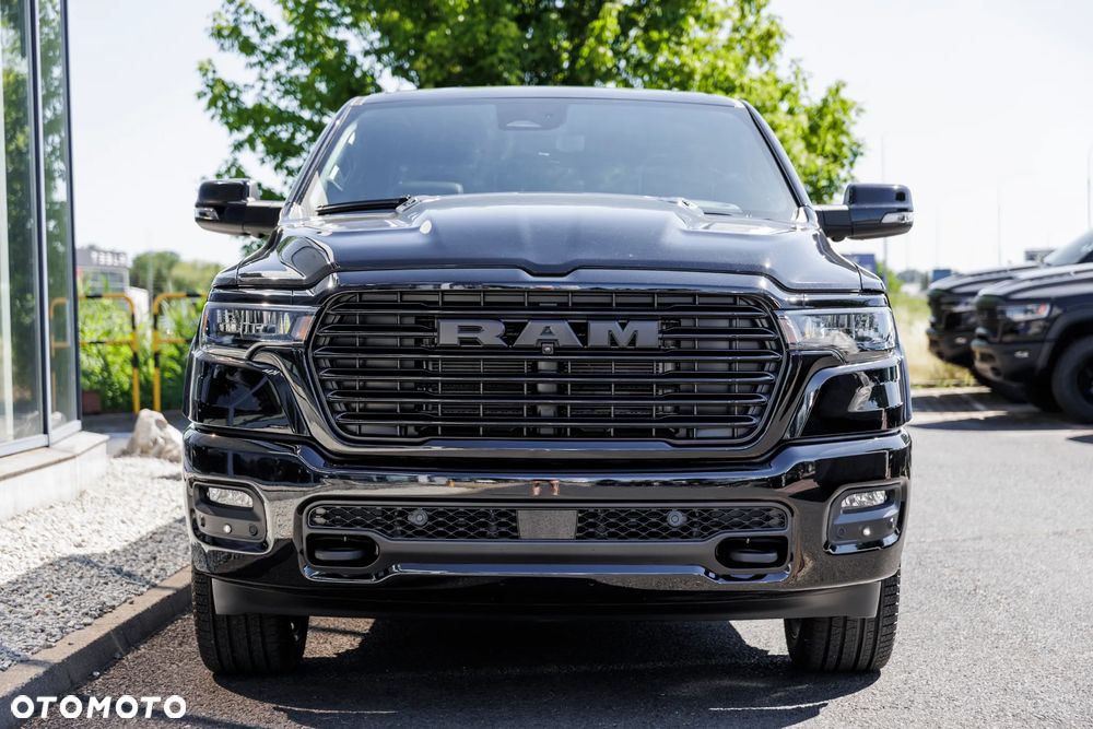 RAM 1500 Laramie Night Premium - 25
