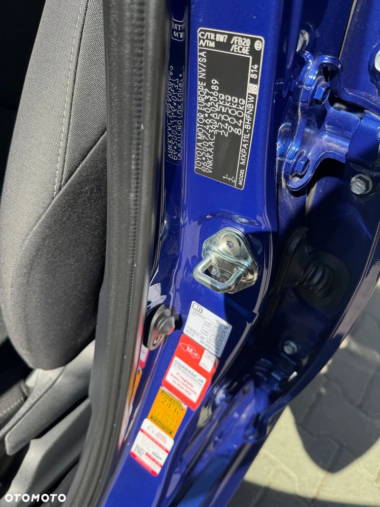 Toyota Yaris 1.5 Comfort - 24