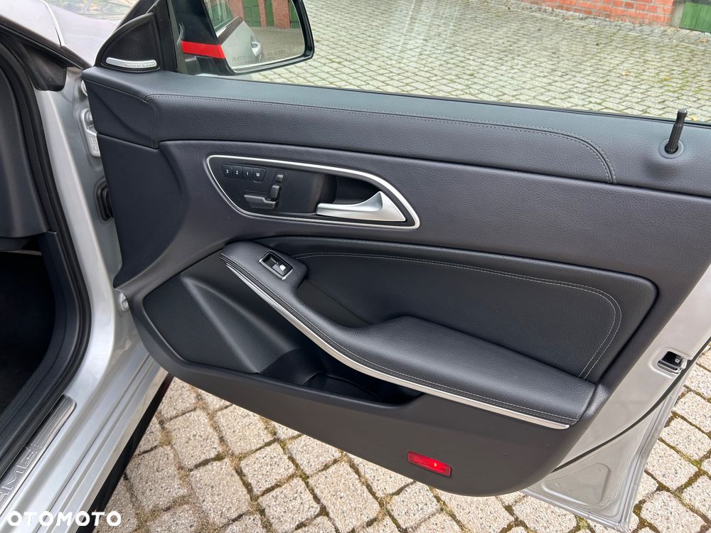 Mercedes-Benz CLA 45 AMG 4Matic 7G-DCT - 20