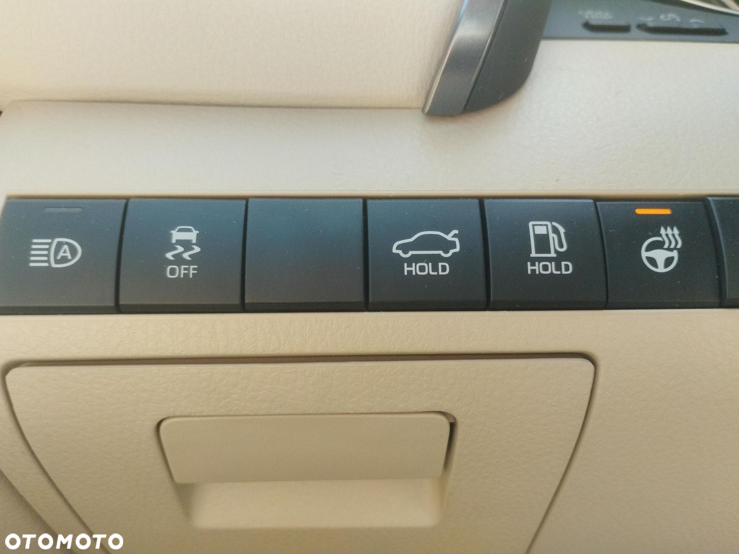 Toyota Camry - 26